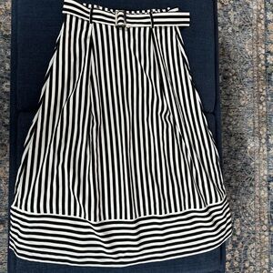 NWOT Ann Taylor Factory skirt 🖤 🤍